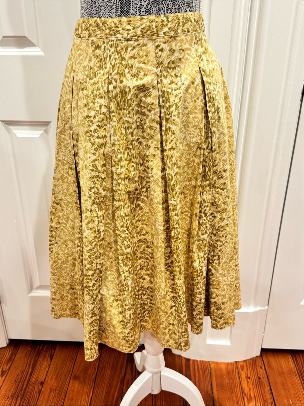 Talbots Cotton Midi Skirt with Pleats
 Gold and White Size 6